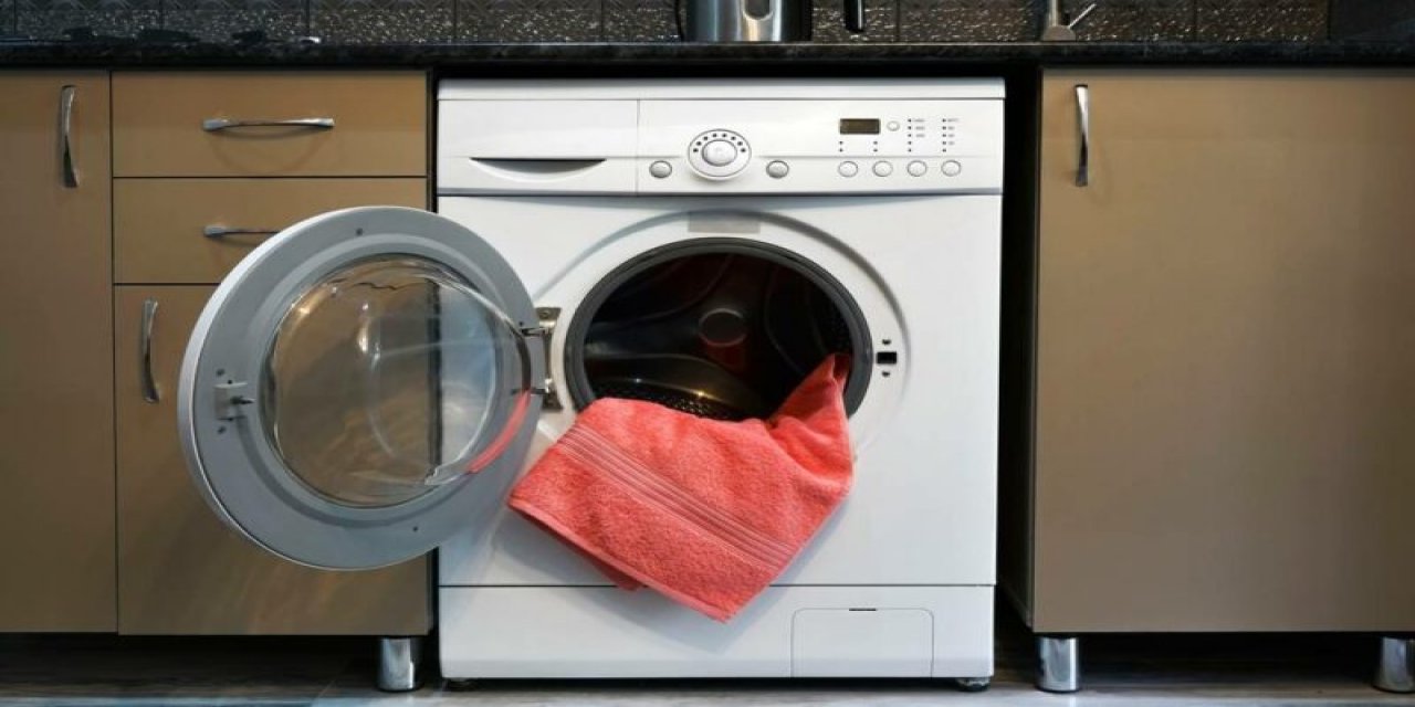 Çamaşır makinesinin kapağını kapatmak mı yoksa açık bırakmak mı gerekiyor?