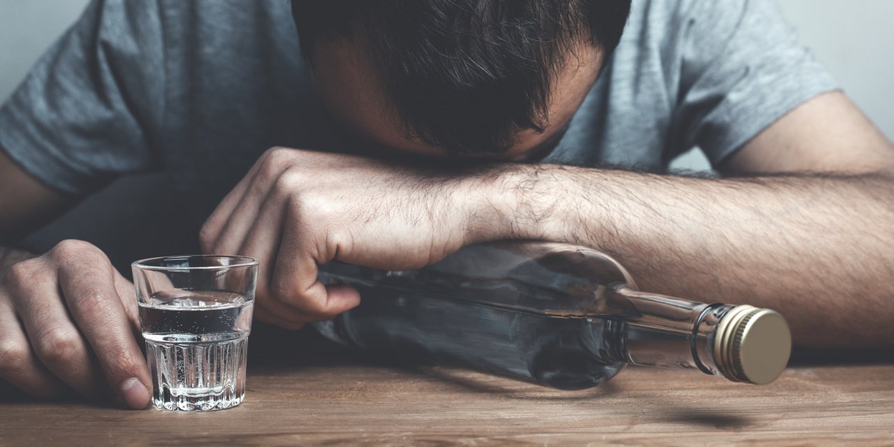 Alkolizm Geri Döndü! O Ülkenin Hedefi Kişi Başı Tüketimi 7,8 Litreye Düşürmek