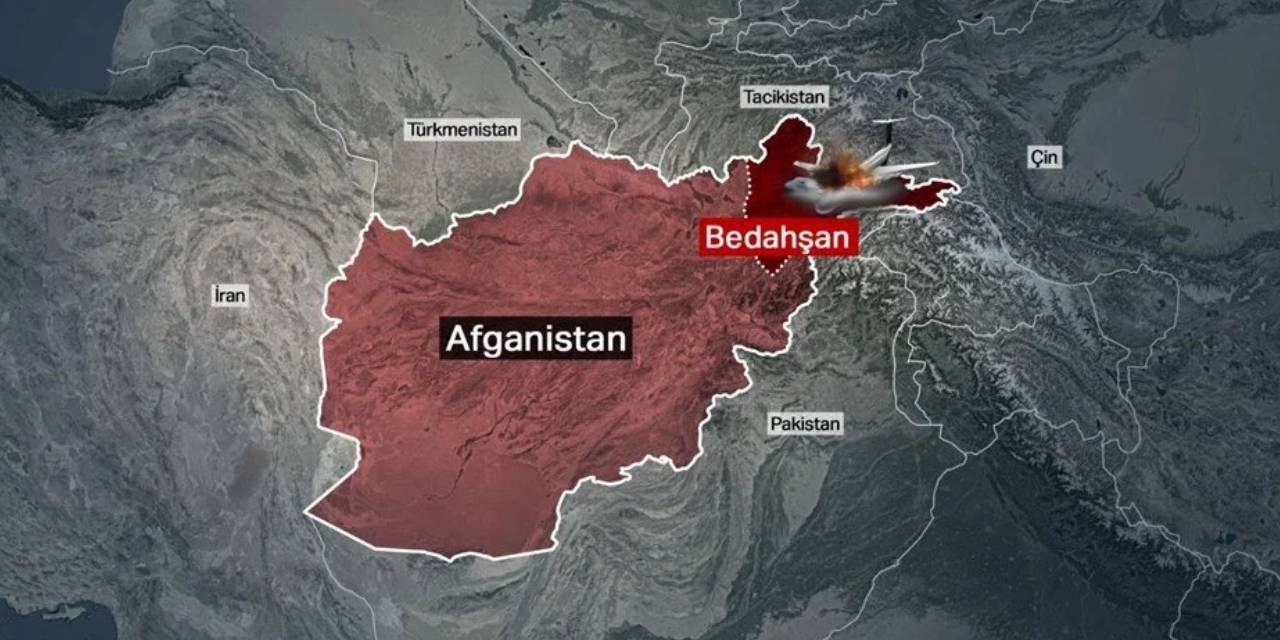 Afganistan'da Uçak Düştü