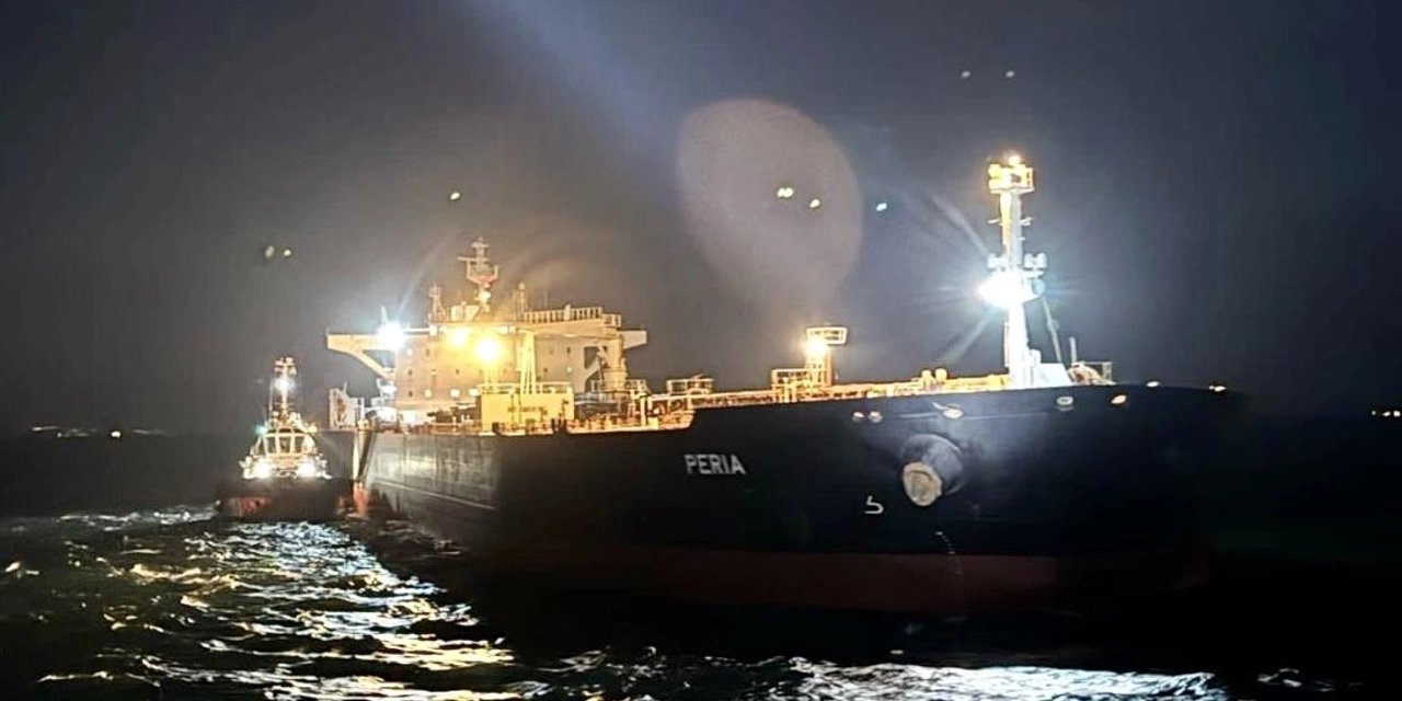 İstanbul Boğazı'nda Demir Atan Tanker Kurtarıldı