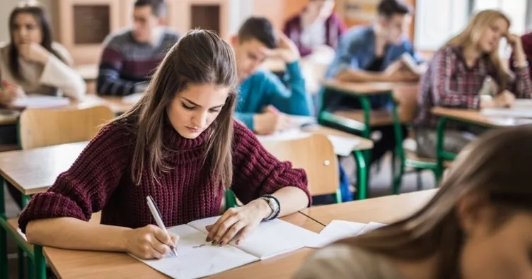 Açık Lise (AÖL) Sınav Sonuçları Bugün Açıklandı: Sorgulama Ekranı... Başarısız Olan Öğrenciler İçin Telafi Sınavı Ne Zaman?