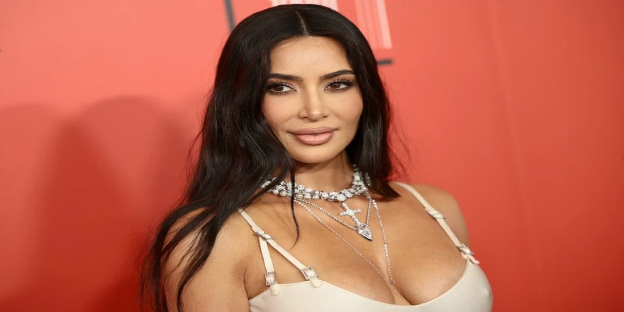 Kim Kardashian Eleştirileri Umursamadı, Yeni Koleksiyonu Tanıttı!