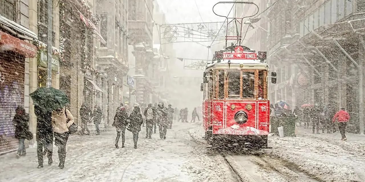 Havanın Güneşli Olduğuna Bakmayın AKOM İstanbul’a Kar Yağışı İçin Saat Verdi