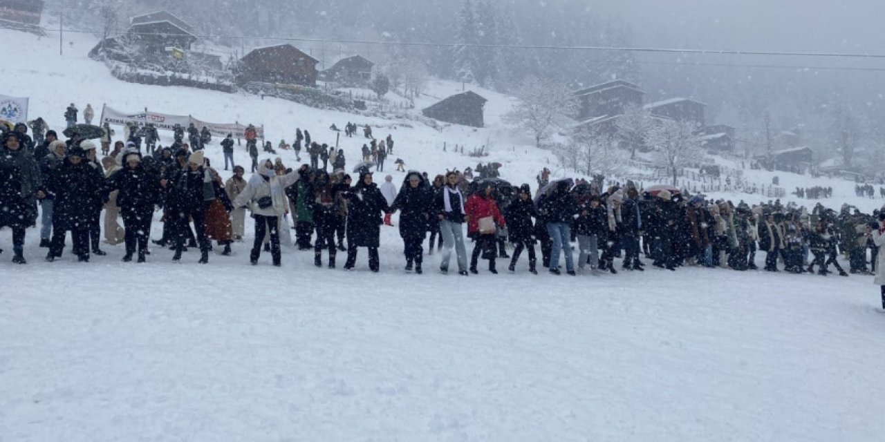 Ayder Kar Festivali'nde Horon Rüzgarı