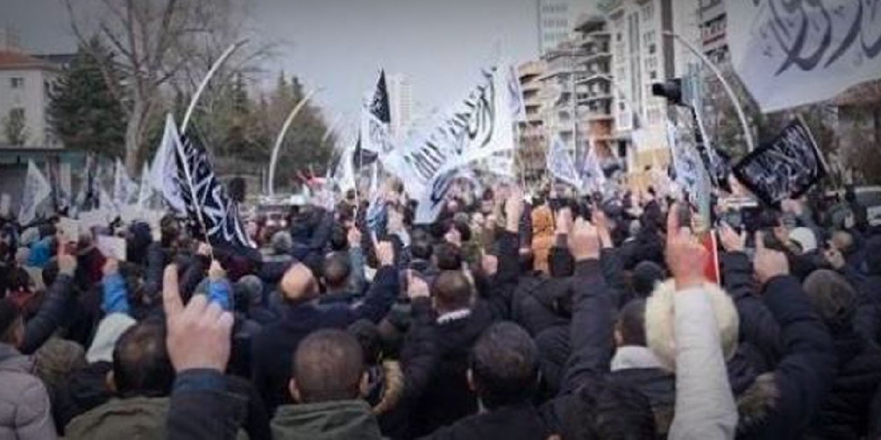Ankara Caddelerinde 'Terör Örgütü' Şovu