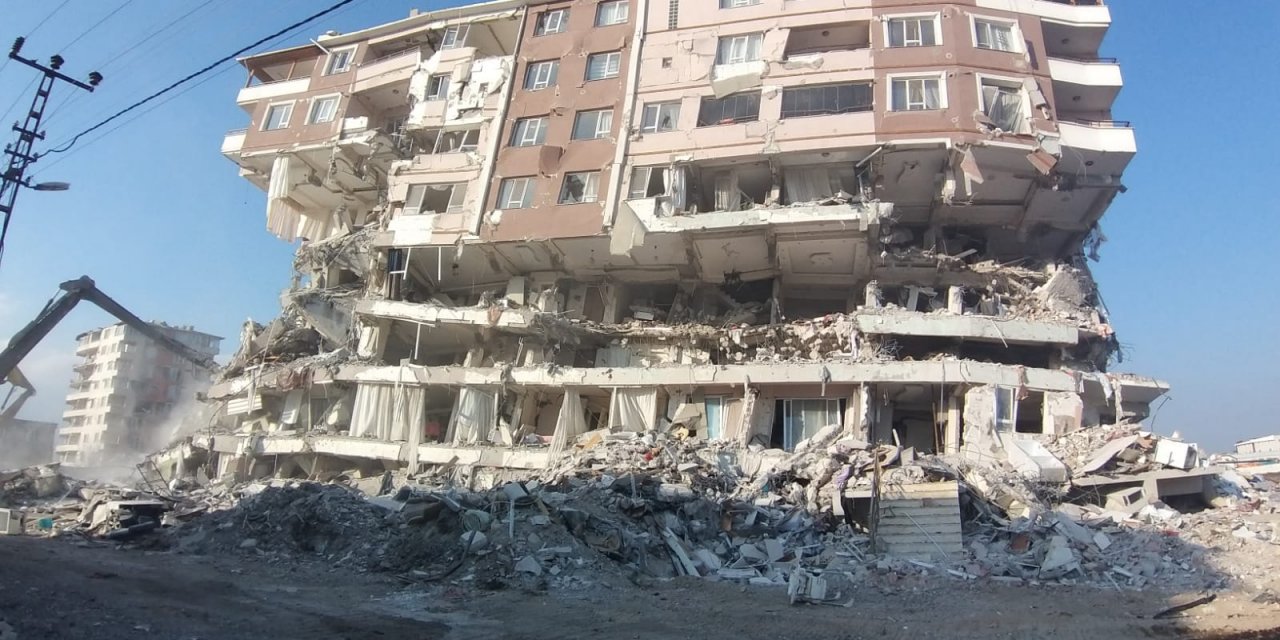 Depremde Yıkılan Binanın Müteahhidinden Pişkin Savunma: "Bu Apartmanı Hatırlayamadım"