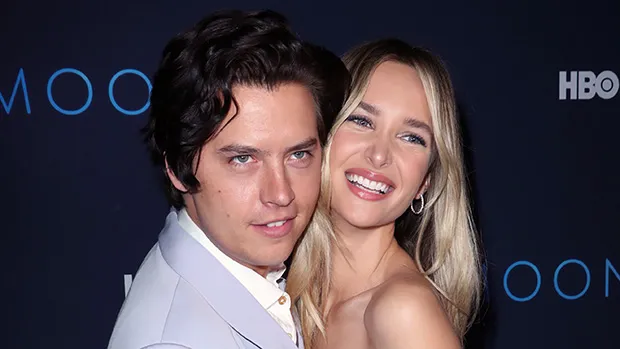 Yakışıklı Oyuncu Cole Sprouse Model Sevgilisi Ari Fournier ile New York'ta Görüntülendi