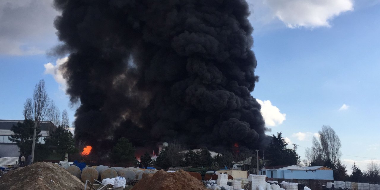 Gebze'de Kimya Fabrikasında Yangın! Kontrol Altına Alındı