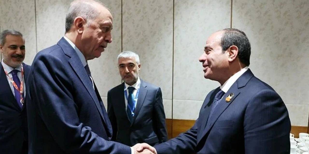 Erdoğan, 'Aynı masada oturmam' dediği Mısır Cumhurbaşkanı Sisi ile görüşmek üzere 14 Şubat'ta Mısır'a gidiyor
