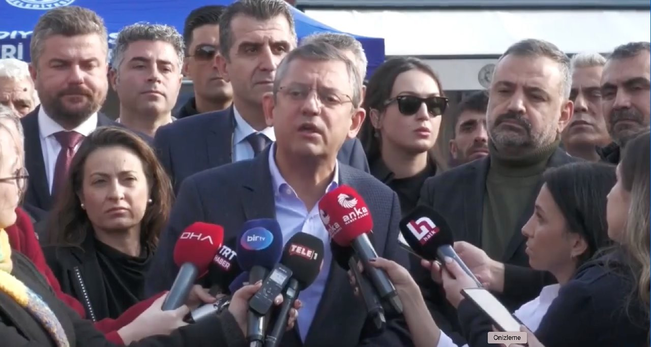 Özgür Özel'den Erdoğan'a Tepki: Siyasi Şantaj Yapıyor
