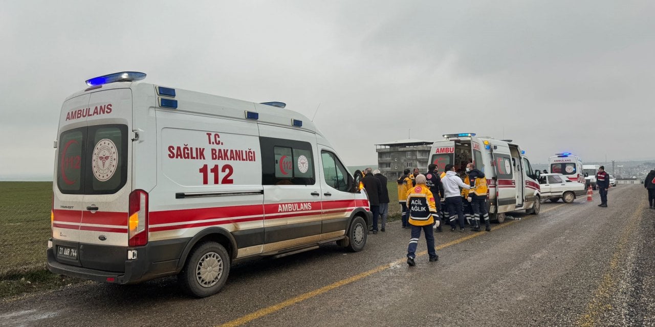 Diyarbakır'da Feci Kaza Yaralılar Var!