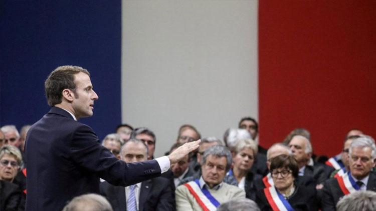 Fransız basını: Macron referanduma gidecek