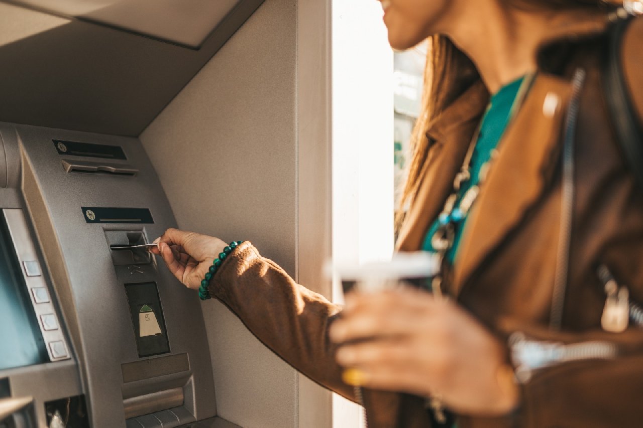 Bankalardan Flaş Karar! Bu Tutarın Altındaki İşlemlerde Şube Çalışanı ATM'ye Yönlendirecek