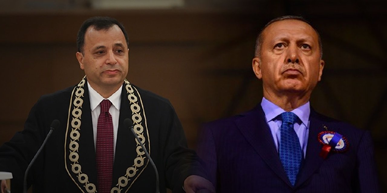 Anayasa Mahkemesi Başkanı, Erdoğan'ın Yüzüne 'AYM Kararlarına Uyulması Anayasal Bir Zorunluluk' Dedi