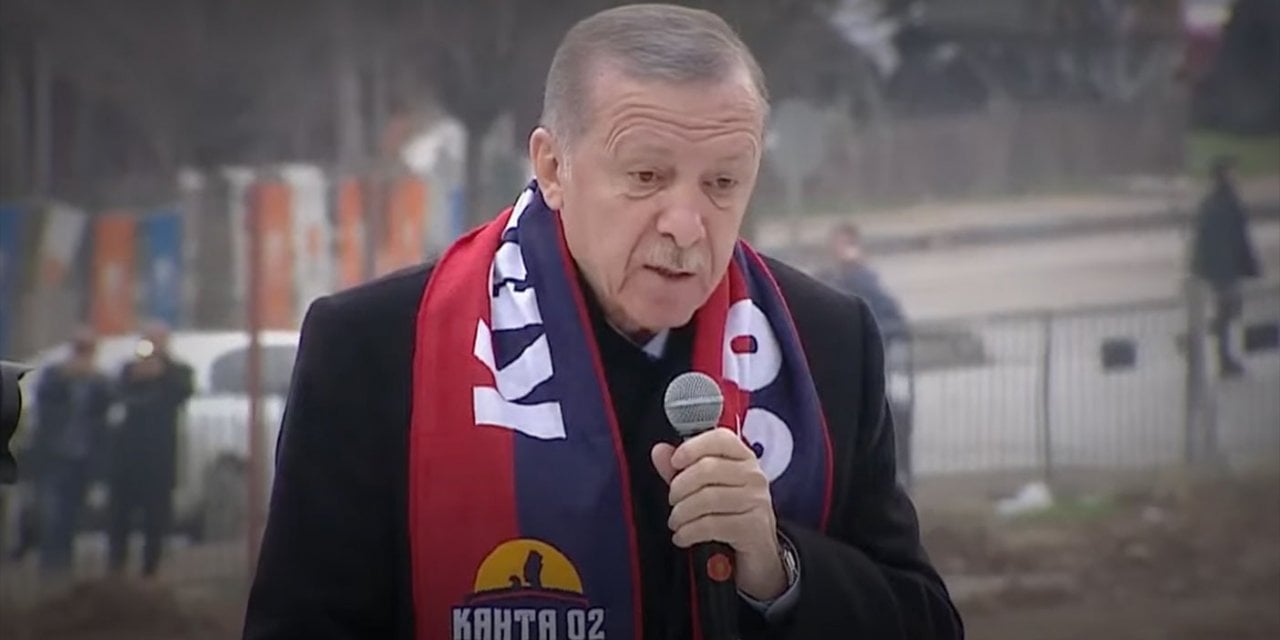 Erdoğan Miting Alanındaki Pankartı Görünce... "Bakanlıklara Buyruğumu Vereceğim"