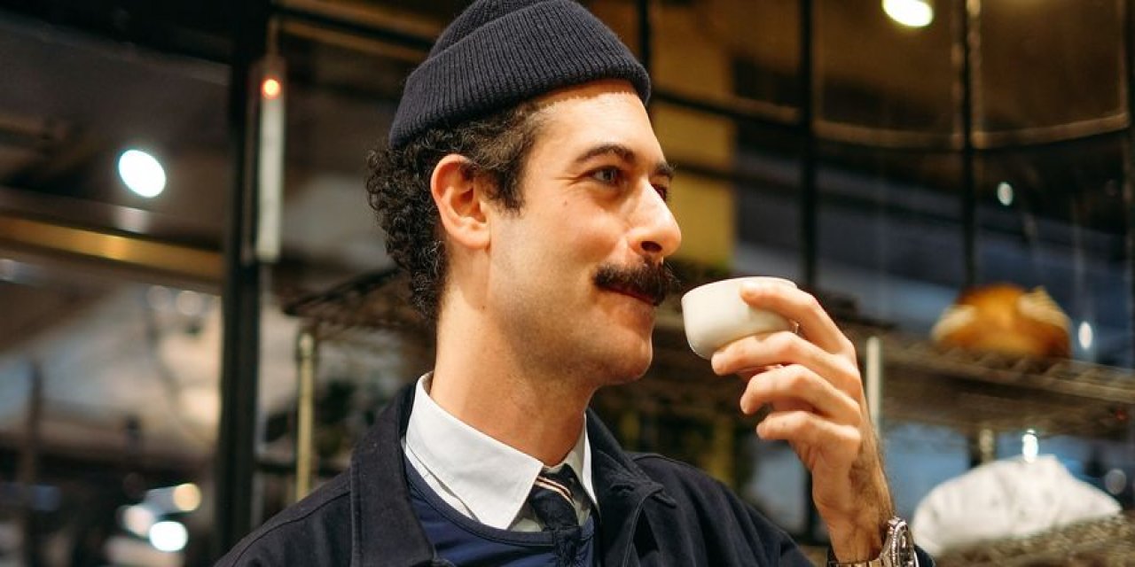 Kahve Zinciri Patronundan Taciz Şikayeti: Takıntılı Hayranın Yaptıkları 'Pes' Dedirtti!