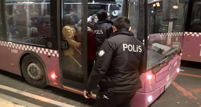 Taksim'de halk otobüsünde hırsız alarmı: 12 bin dolar çalındı