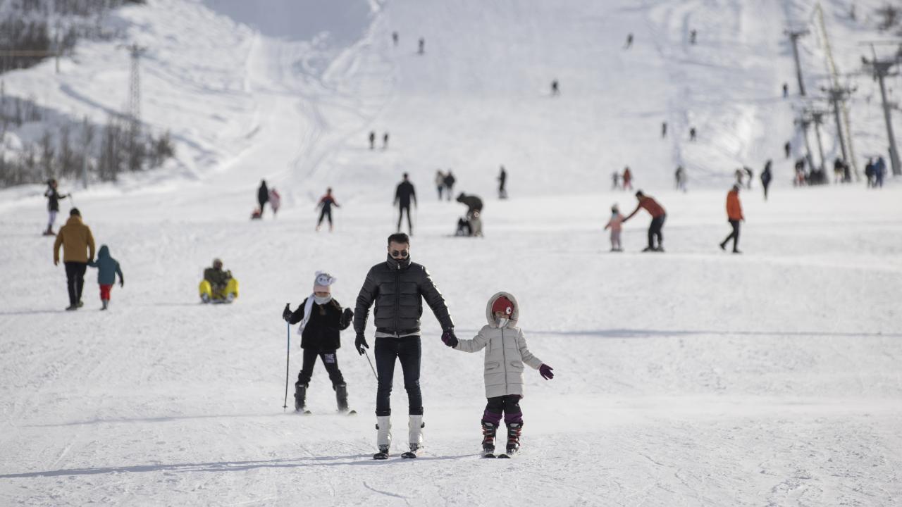 Ovacık Kayak Merkezi birçok ilden kayak tutkunlarını ağırlıyor