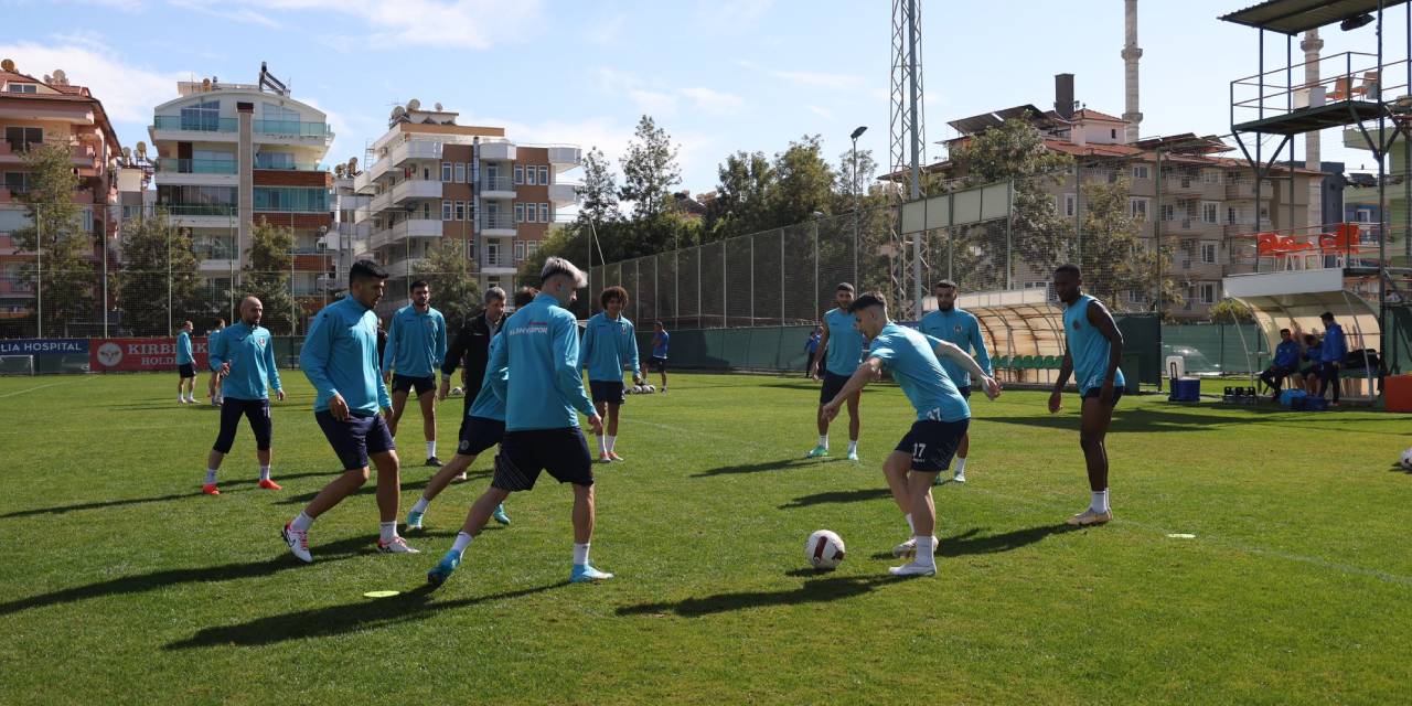 Alanyaspor, Fenerbahçe maçı için hazırlıklarını bitirdi