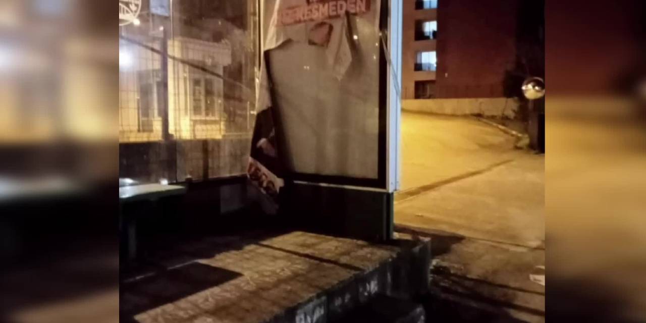 CHP'li adayın seçim afişleri yırtıldı, billboardlar kırıldı