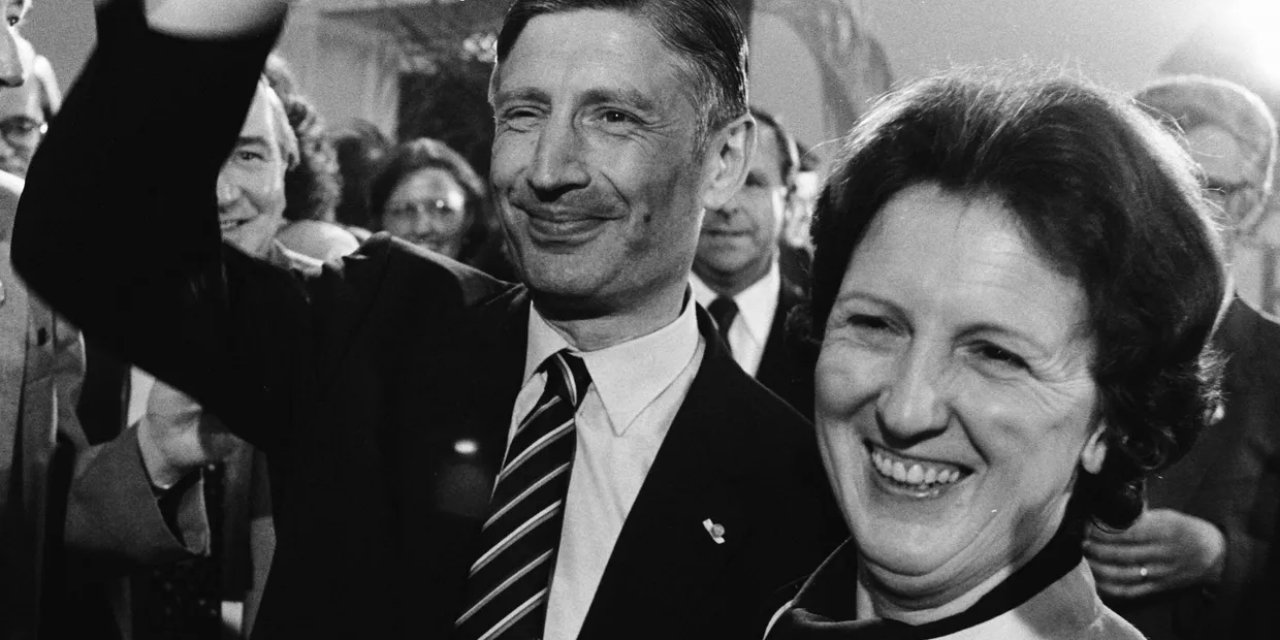 Hollanda'nın eski başbakanı eşiyle birlikte ortak ötenazi sonucu hayatını kaybetti