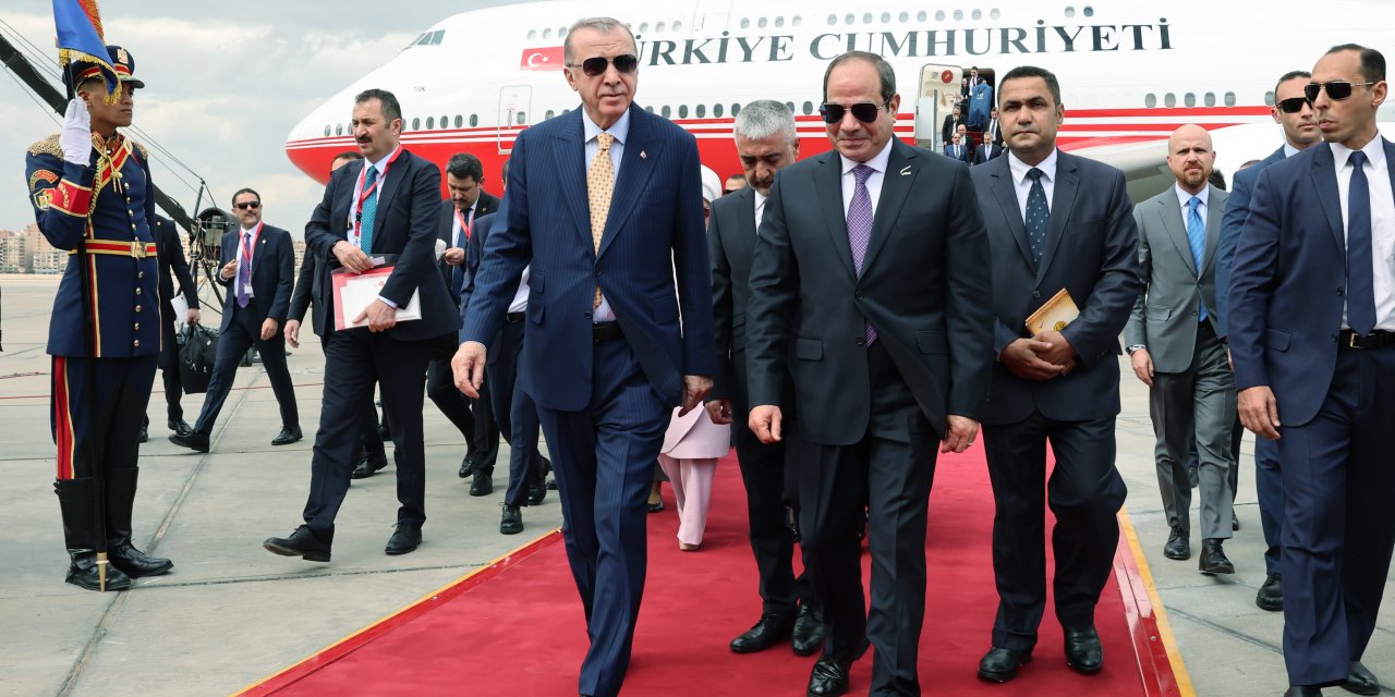 Erdoğan, Darbeci ve Katil Dediği Sisi İle Buluştu, Yanında Oğlu Bilal Erdoğan Da Vardı