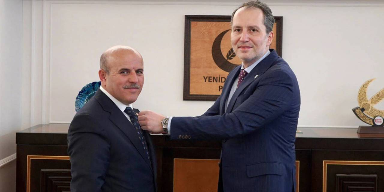 AKP'den istifa eden belediye başkanı Yeniden Refah Partisi'nden aday oldu