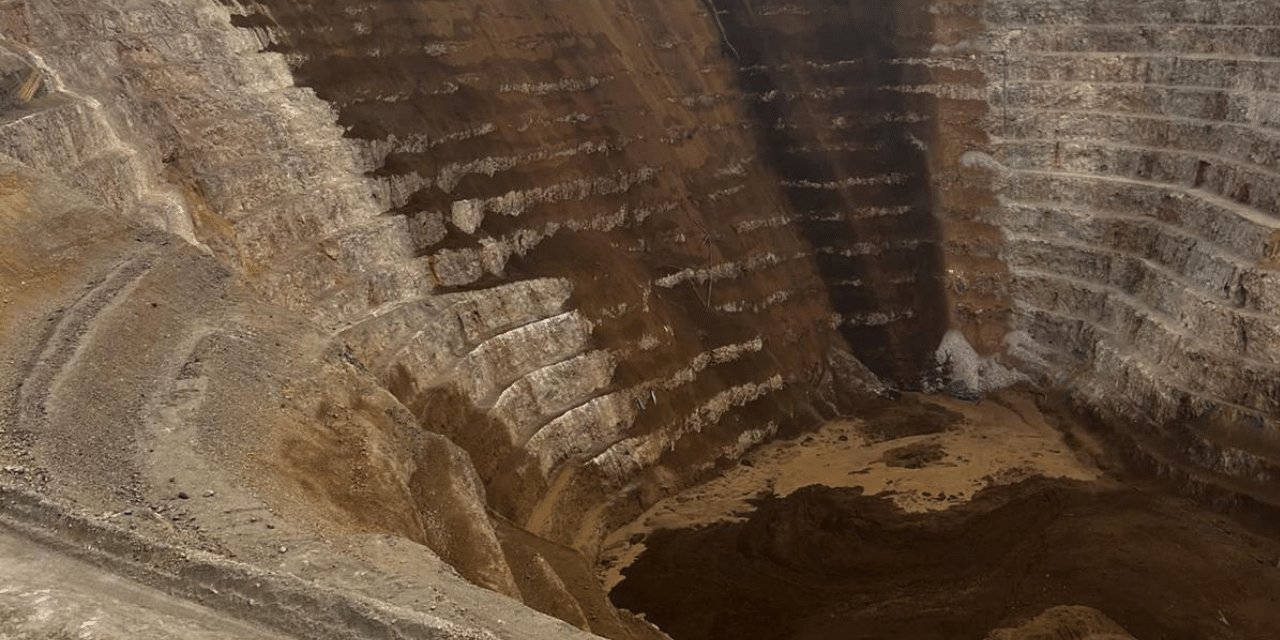 Maden Faciasında Toprağın Tamamı Kaldırılacak! Bakan Tarih Vermedi İşçiler Hala Toprak Altında