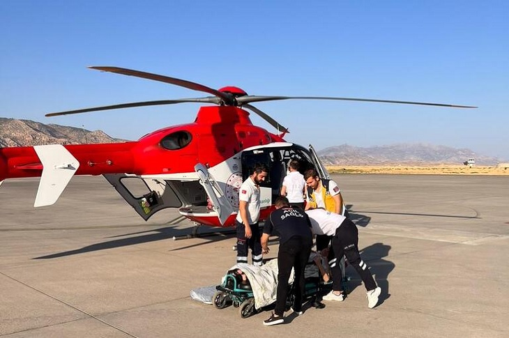 Kanser hastası çocuk için helikopter havalandı