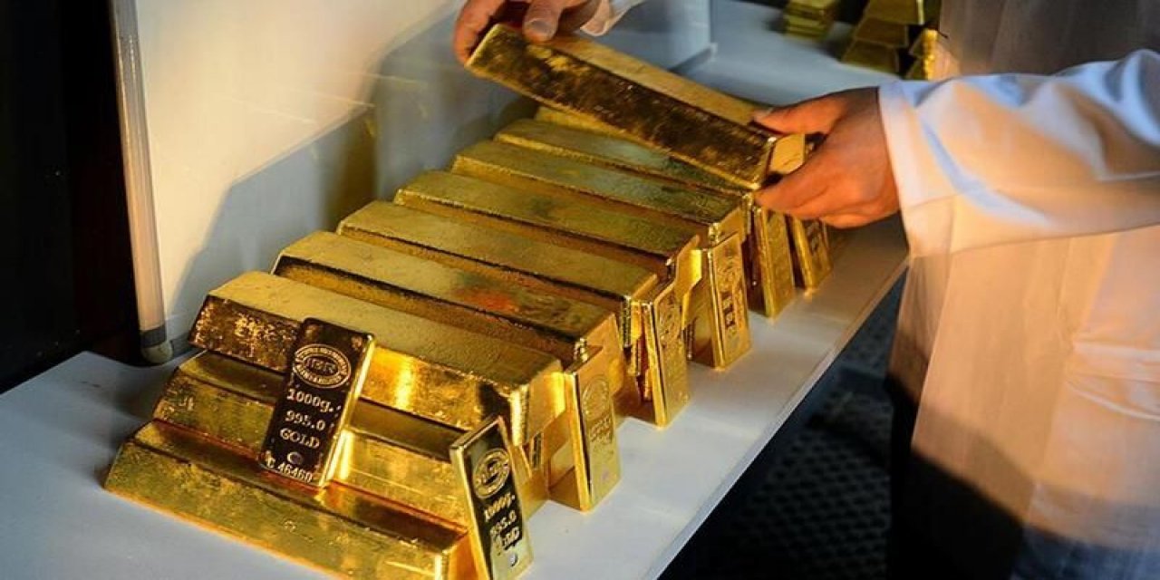 Hakkari'de Birer Kilogramlık 22 Külçe Altın Ele Geçirildi