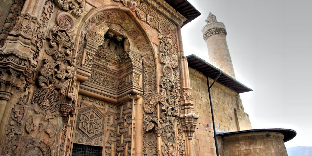UNESCO Dünya Kültür Mirası Listesi'ndeki Ulu Camii ve Darüşşifası Ziyarete Açılıyor