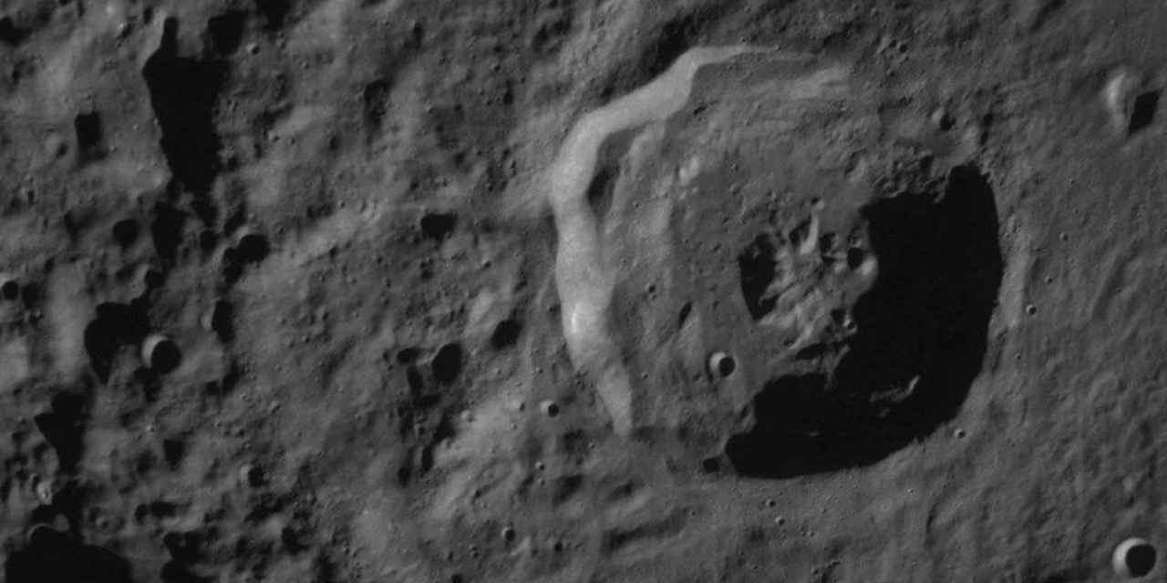 Ay'daki uzay aracından ilk fotoğraf