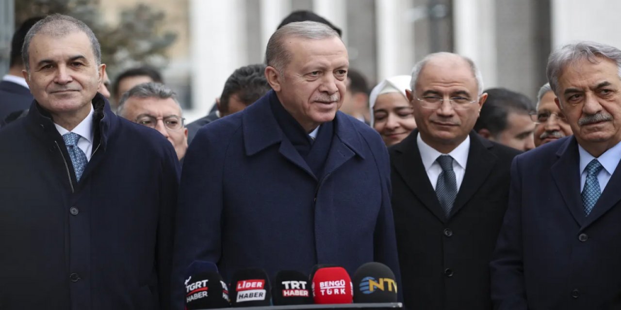 Erdoğan'ın Asabiyetinin Şifreleri! Neden Küplere Bindi? Yanındaki AKP'lilerin Yüz İfadesine Dikkat