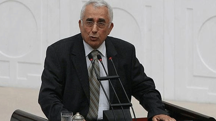CHP'nin simge isimlerinden Ali Topuz'dan üzücü haber