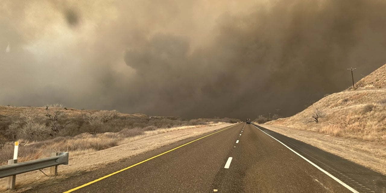 ABD'deki Orman Yangını Yerleşim Yerlerini Tehdit Ediyor