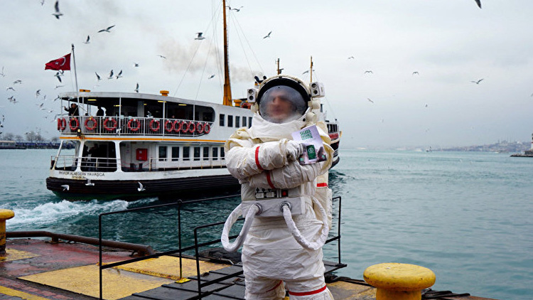 Sigaranın zararlarına 'astronot'la dikkat çekildi