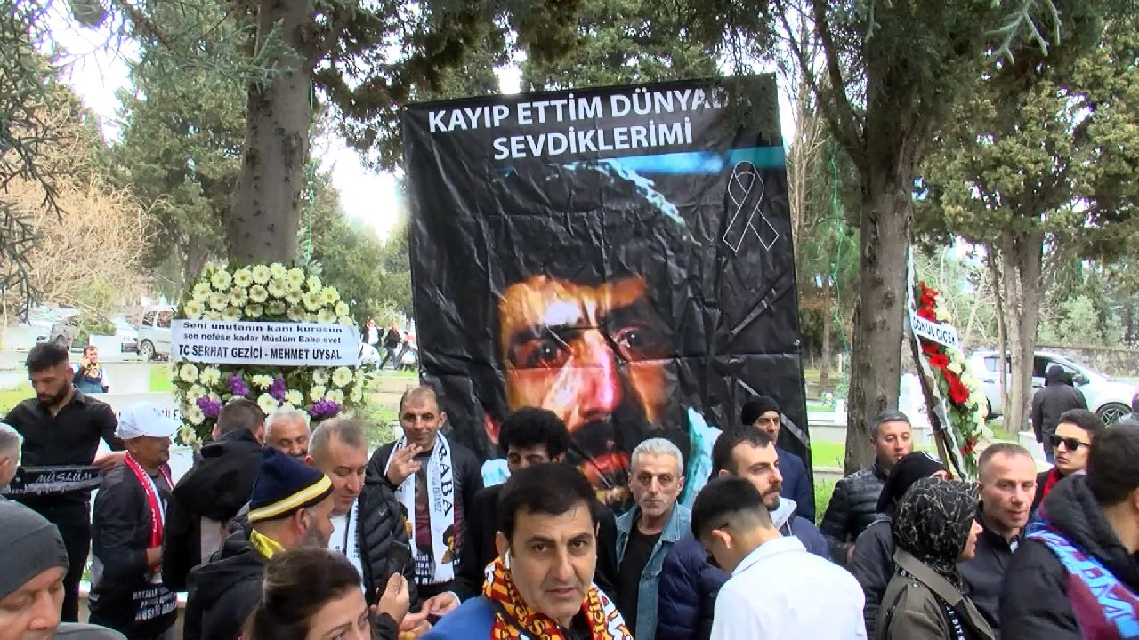Müslüm Gürses, İstanbul'da mezarı başında anıldı