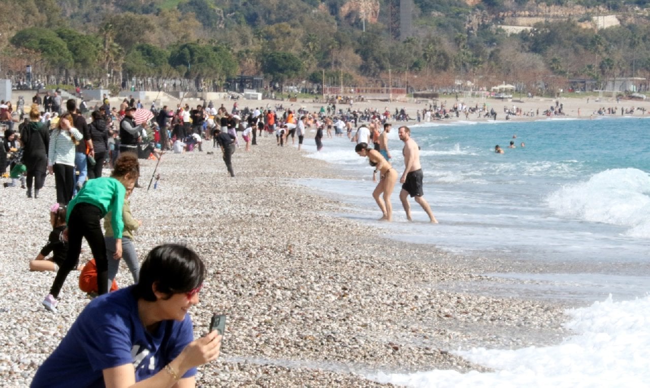 Antalya'da Mart ayında deniz keyfi!