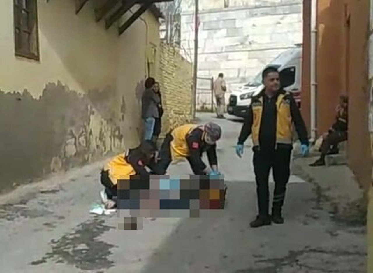 Emlakçı, sokakta yürürken uğradığı silahlı saldırıda öldü