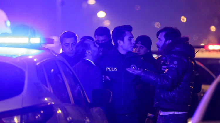 Beşiktaş'ta gece kulübündeki kavgada silahlar konuştu