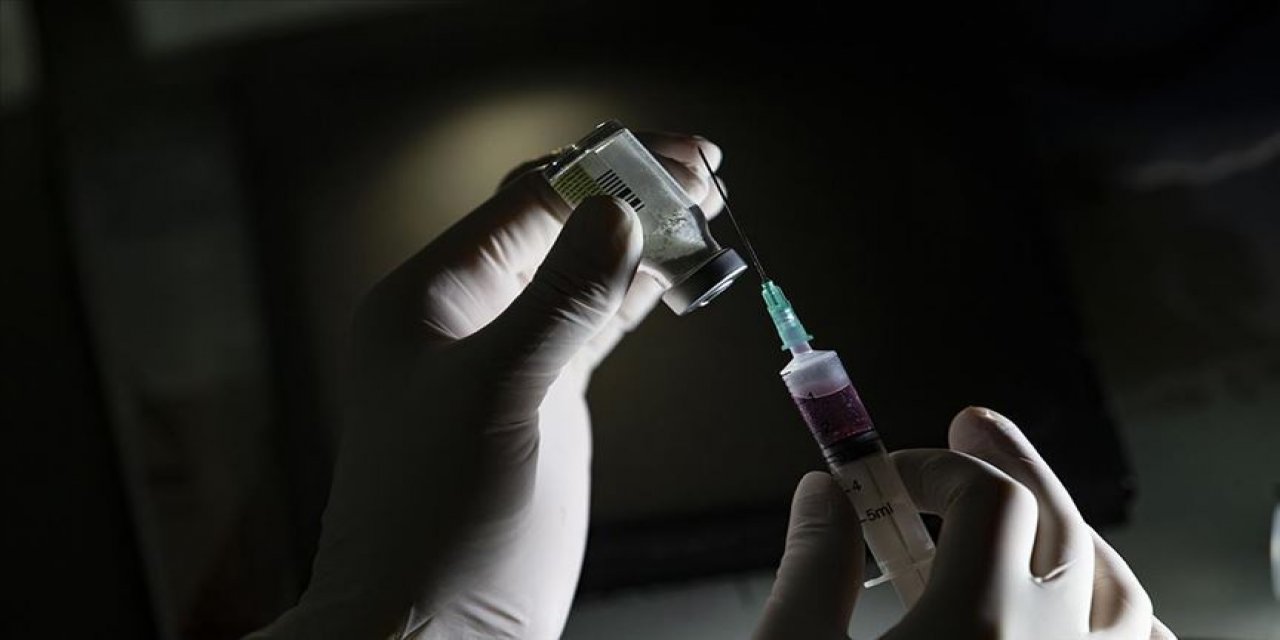 Tıp dünyası şaşkın! Dünya 29 ayda 217 kez koronavirüs aşısı yaptıran kişiyi konuşuyor