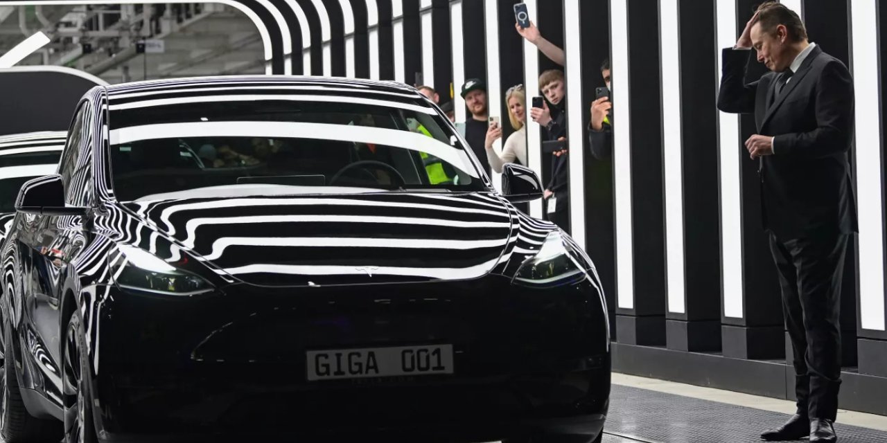 Tesla Araçlara X Geliyor!