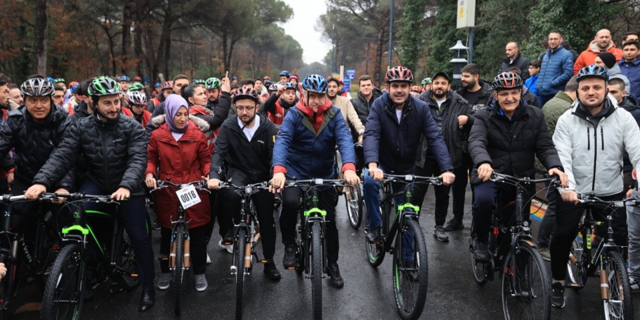 Pedal Çevirerek Guinness Rekorlar Kitabı'na Girdiler