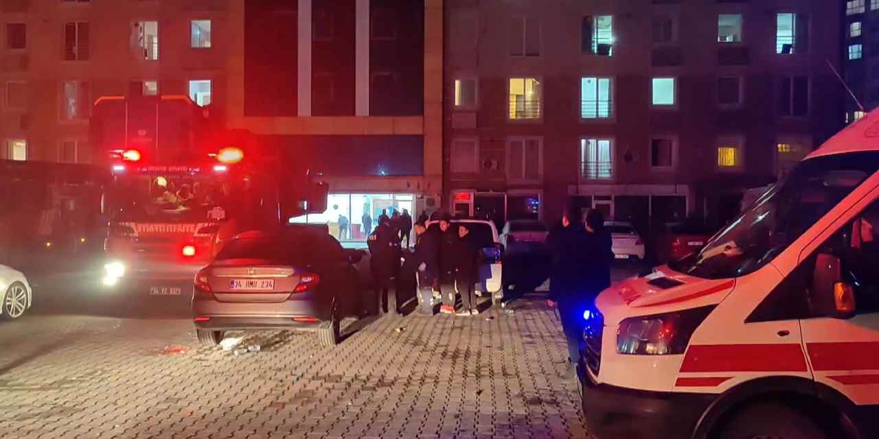 Esenyurt'ta rezidansta yangın kâbusu: Onlarca kişi tahliye edildi