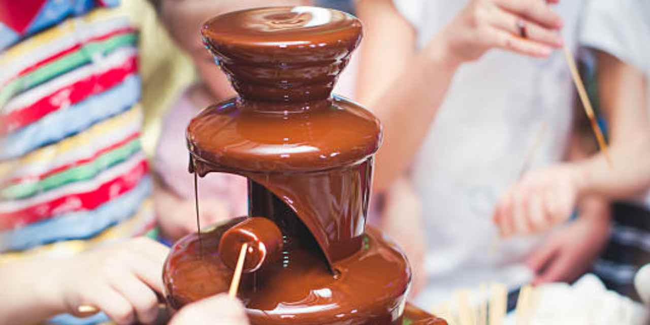 Başbakanın seçim vaadi: Dünyanın en büyük çikolata şelalesi! 12 milyon dolar harcayacak
