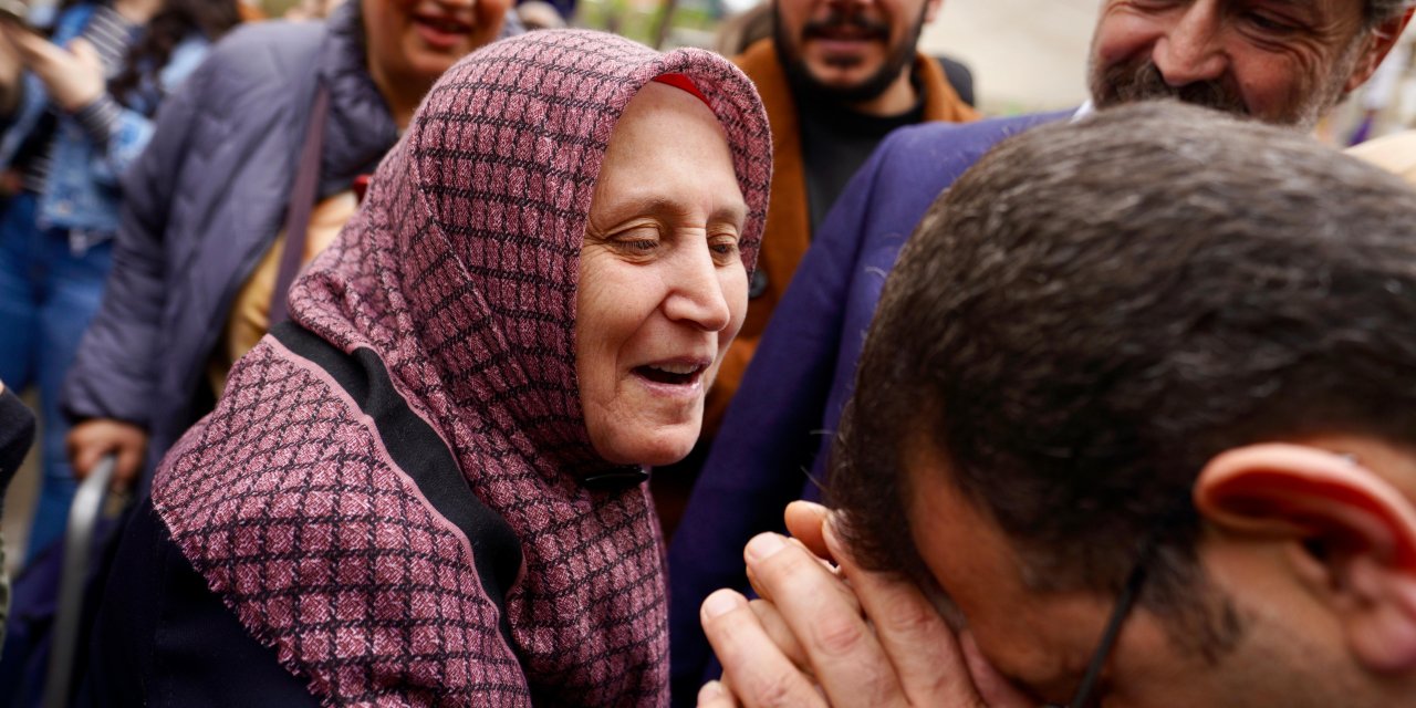 Ekrem İmamoğlu'ndan Emeklilere Müjde! AKP'nin Yönettiği İlçeye Bu Sözler Damga Vurdu