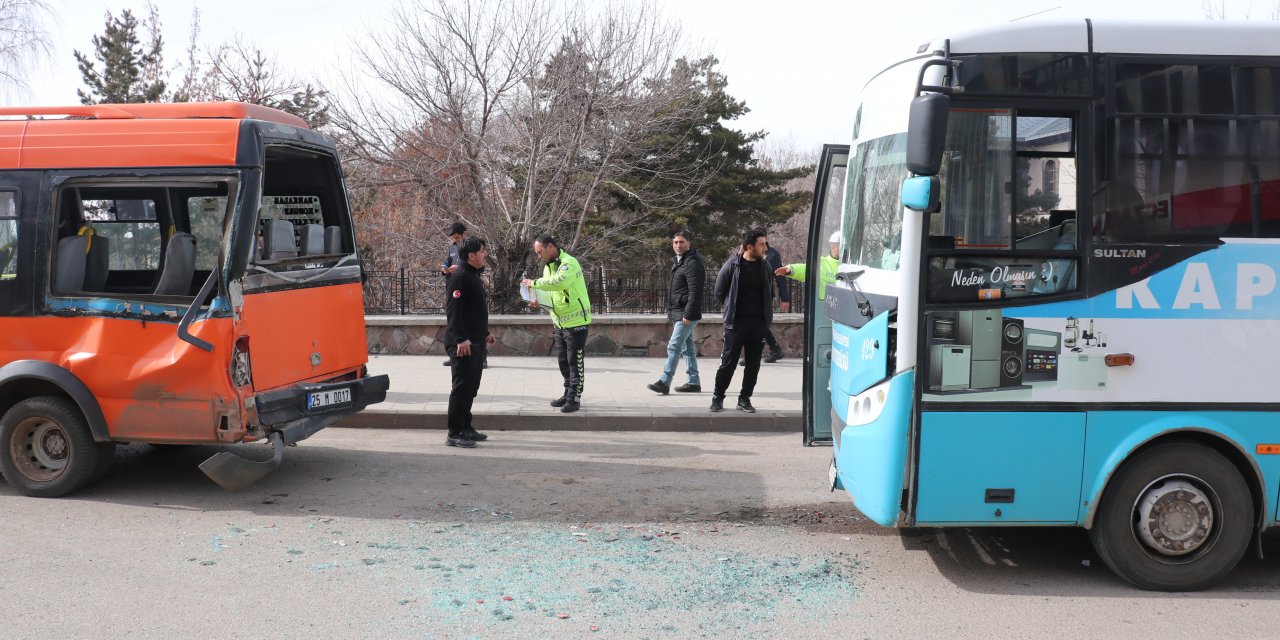 Erzurum'da Zincirleme Kaza! 14 Yaralı
