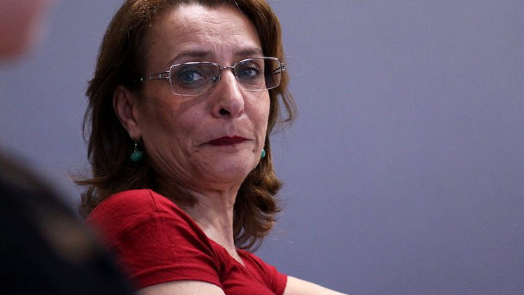 İmzacı akademisyene 'şehit evine taziye' cezası