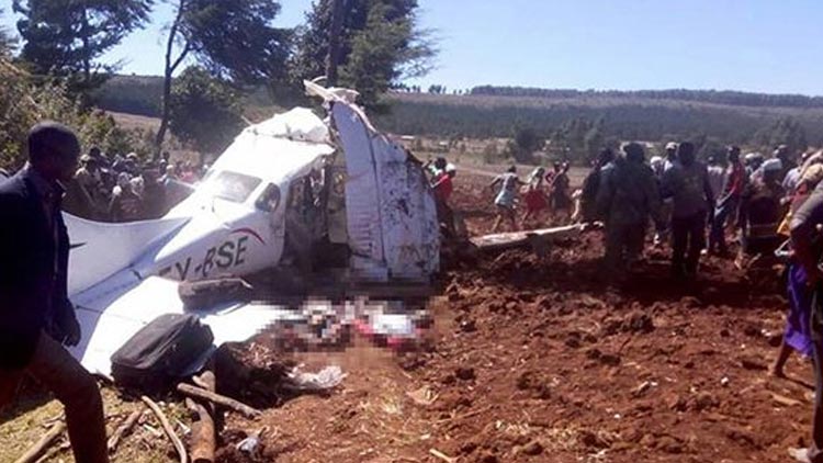 Kenya'da uçak düştü! 5 ölü...