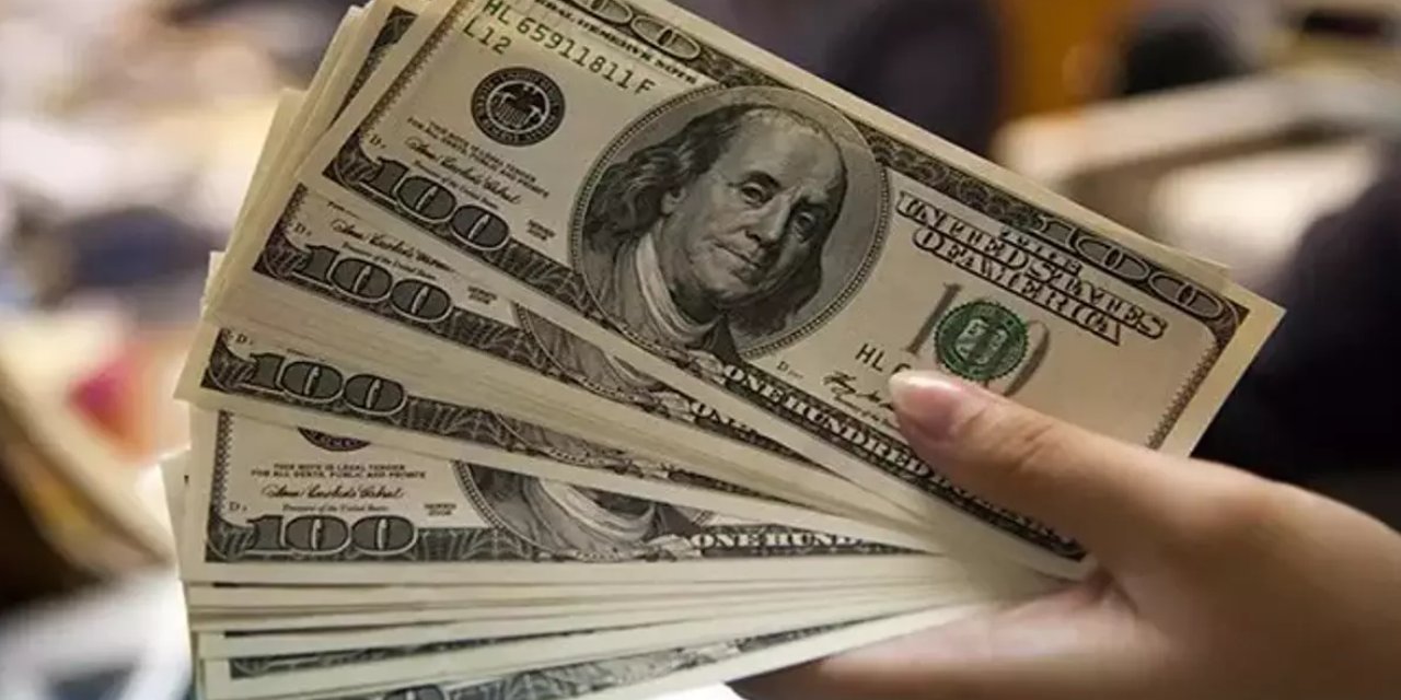 Yüzde 67'lik Enflasyon TL'yi Zayıflatırken Vatandaşlar Dolar, Altın Ve Hisse Senetlerine Hücum Ediyor
